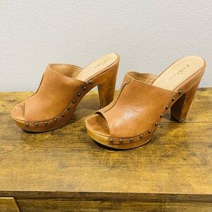 ZIGI girl | Shoes | Zigi Girl Soothe 25 Platform White Heels  display picture 1